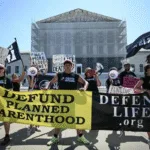 Encerramento de mais de duas dezenas de unidades da Planned Parenthood nos EUA intensifica debate sobre financiamento público