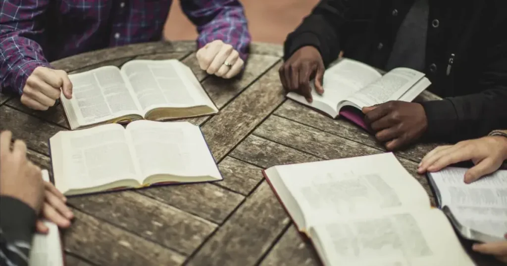 Voltemos ao Evangelho Segundo a Bíblia Um Chamado Urgente para os Cristãos de Hoje